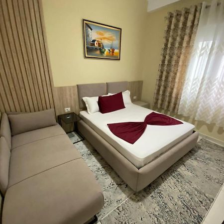Kevin'S Lungomare Apartment Avlonya Dış mekan fotoğraf