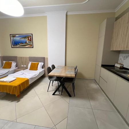 Kevin'S Lungomare Apartment Avlonya Dış mekan fotoğraf