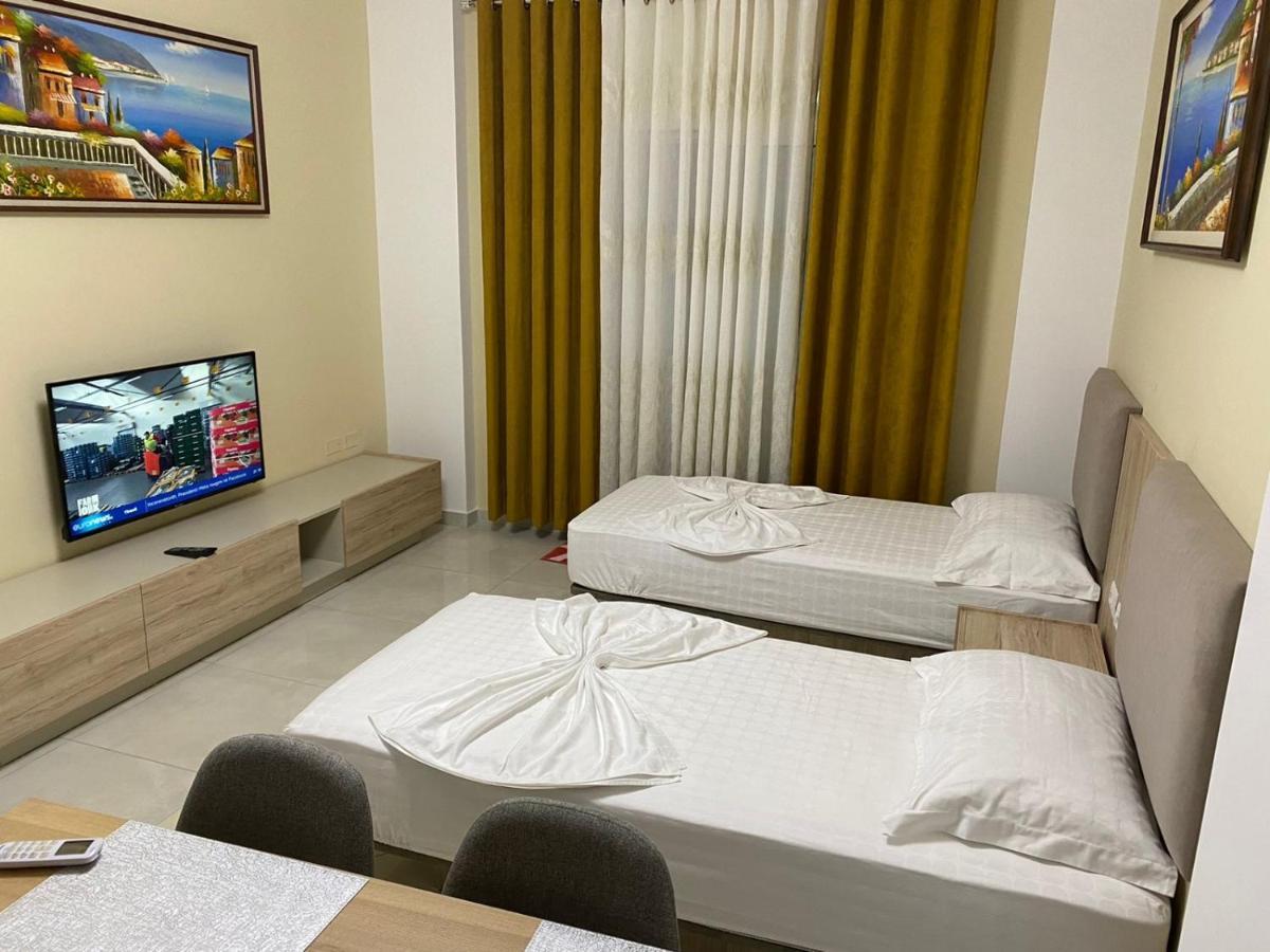 Kevin'S Lungomare Apartment Avlonya Dış mekan fotoğraf