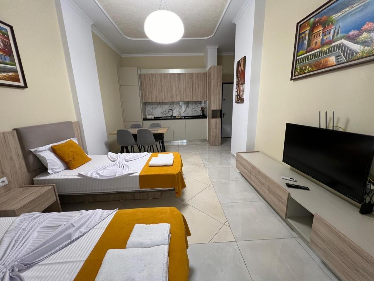 Kevin'S Lungomare Apartment Avlonya Dış mekan fotoğraf